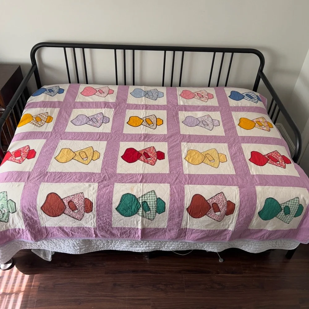Vintage Antique Sunbonnet Sue Quilt Hand Quilted Embroidered Feedsacks Lavender
